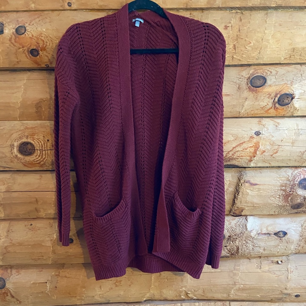Maroon long sleeve cardigan with pockets